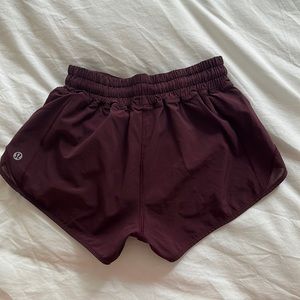 Lululemon hot hotty short 2.5 inch inseam